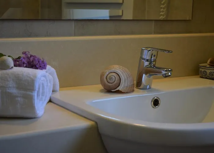 Strophilia * Koukounaries